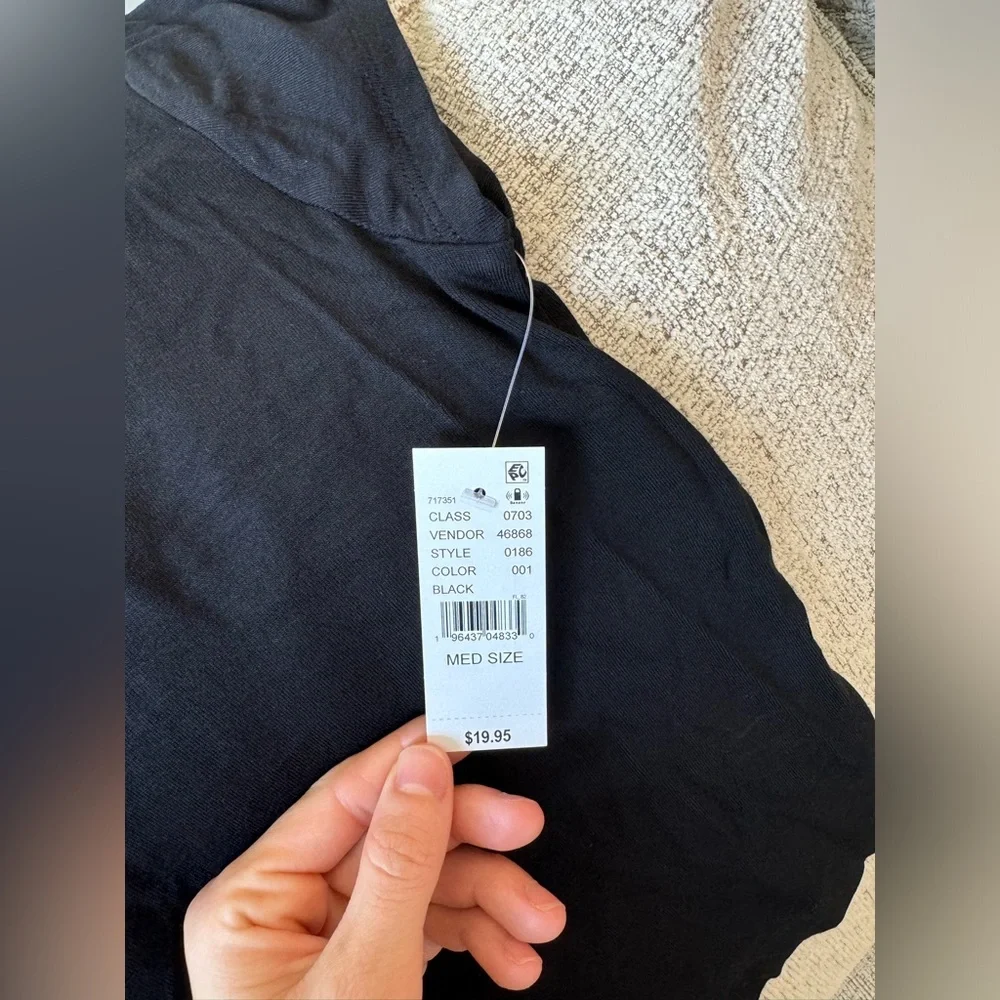 PacSun Basic Tee - NWT!! - Picture 3 of 4